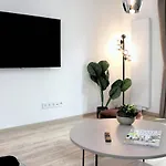 Daire Lightplace • Design • Boxspring • Balkon • 2 Smart Tv •innenstadt *