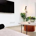 Lightplace • Design • Boxspring • Balkon • 2 Smart Tv •innenstadt *