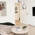 Lightplace • Design • Boxspring • Balkon • 2 Smart Tv •innenstadt