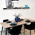 Lightplace • Design • Boxspring • Balkon • 2 Smart Tv •innenstadt
