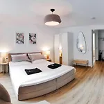 Lightplace • Design • Boxspring • Balkon • 2 Smart Tv •innenstadt Daire