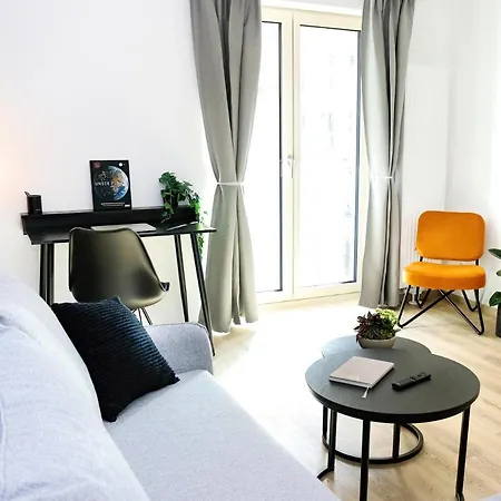 Lightplace • Design • Boxspring • Balkon • 2 Smart Tv •innenstadt