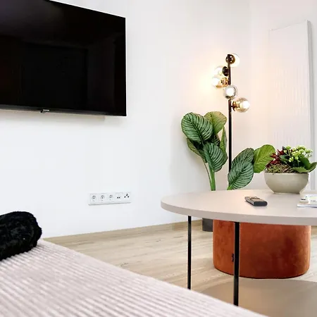 Lightplace • Design • Boxspring • Balkon • 2 Smart Tv •innenstadt *