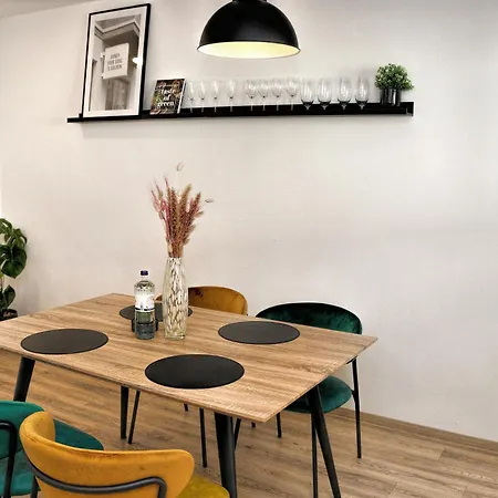Lightplace • Design • Boxspring • Balkon • 2 Smart Tv •innenstadt